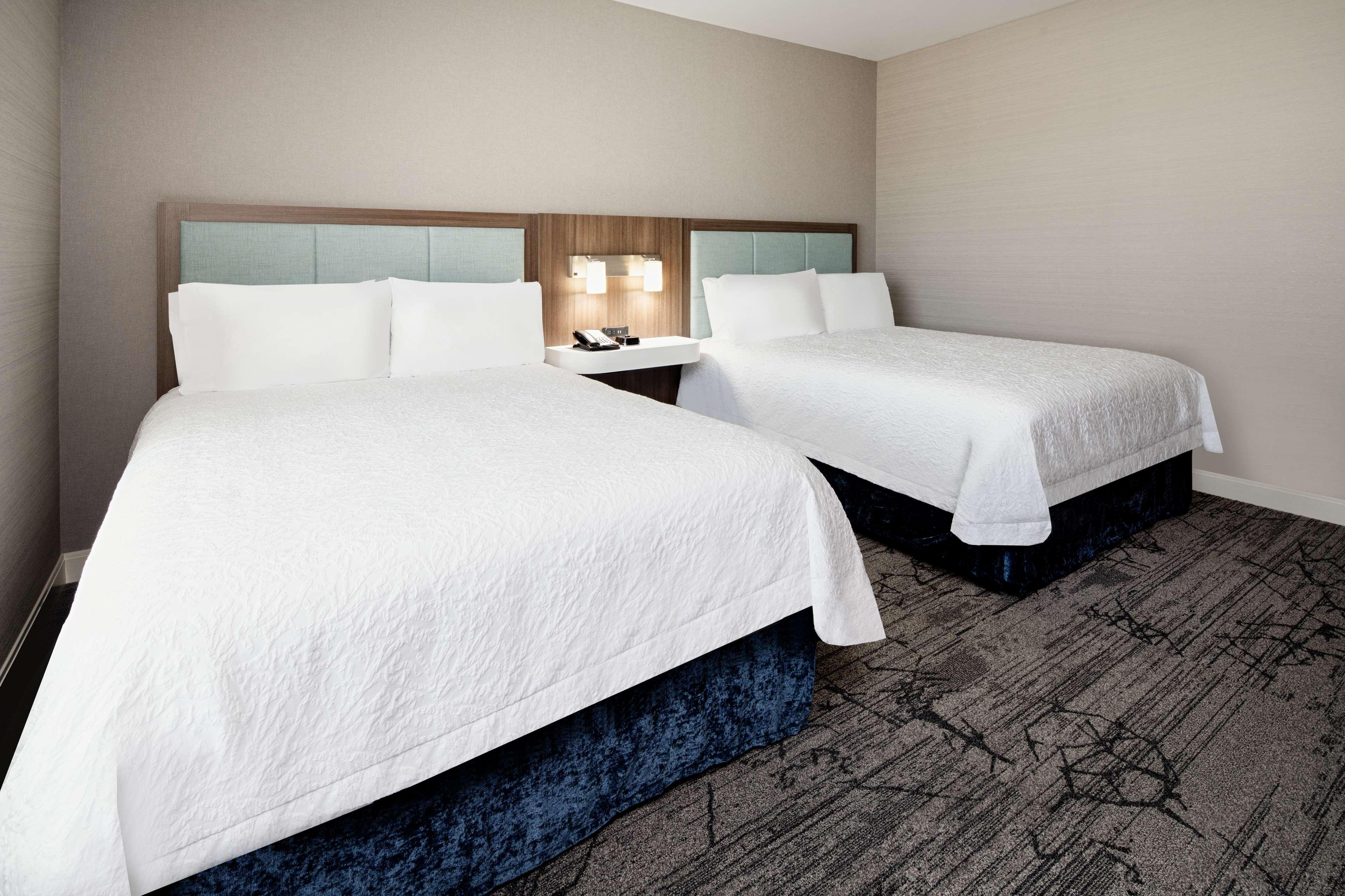 Hampton & Gilroy, Ca Hotel 3*