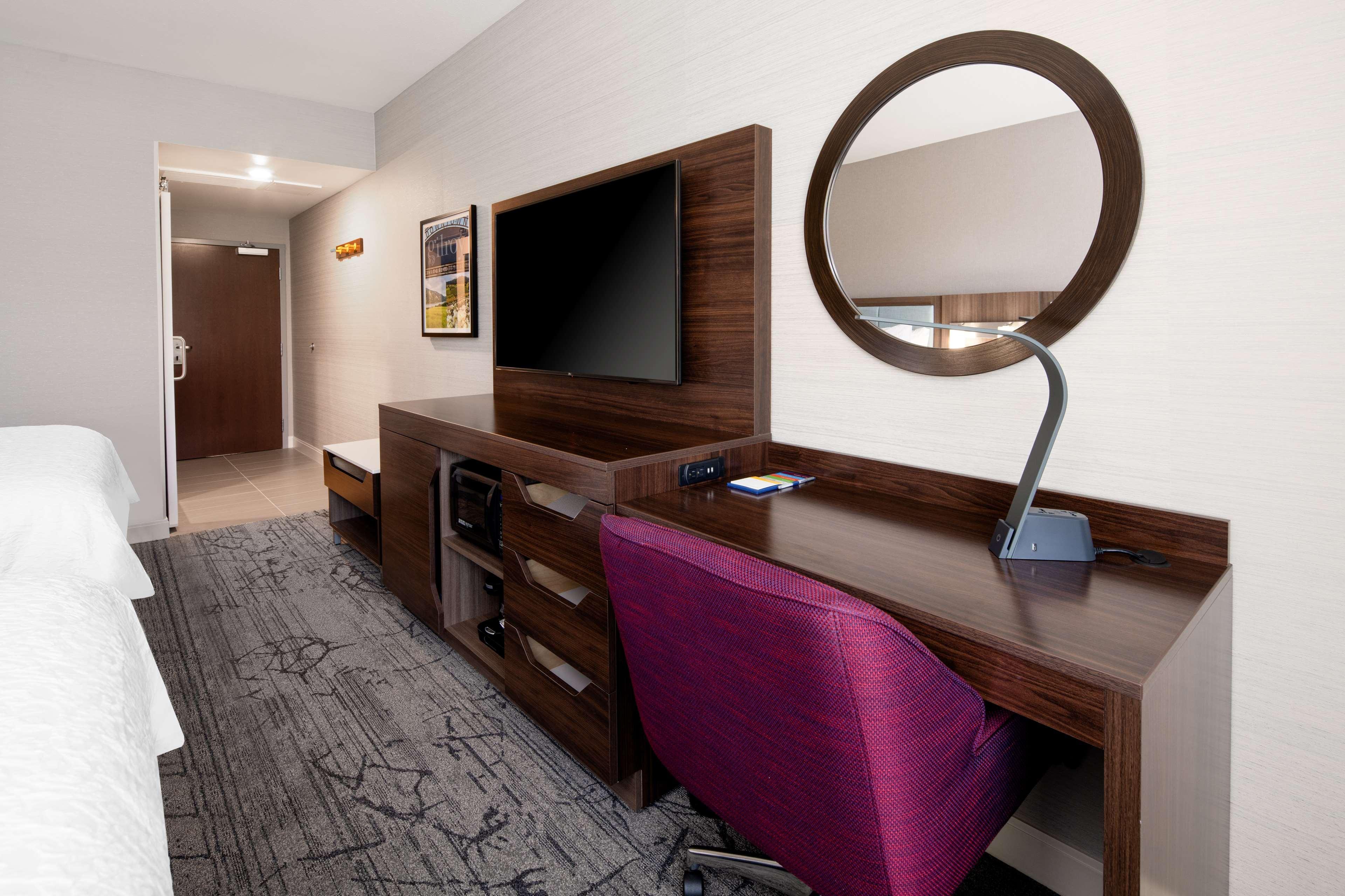 Hotel Hampton & Gilroy, Ca