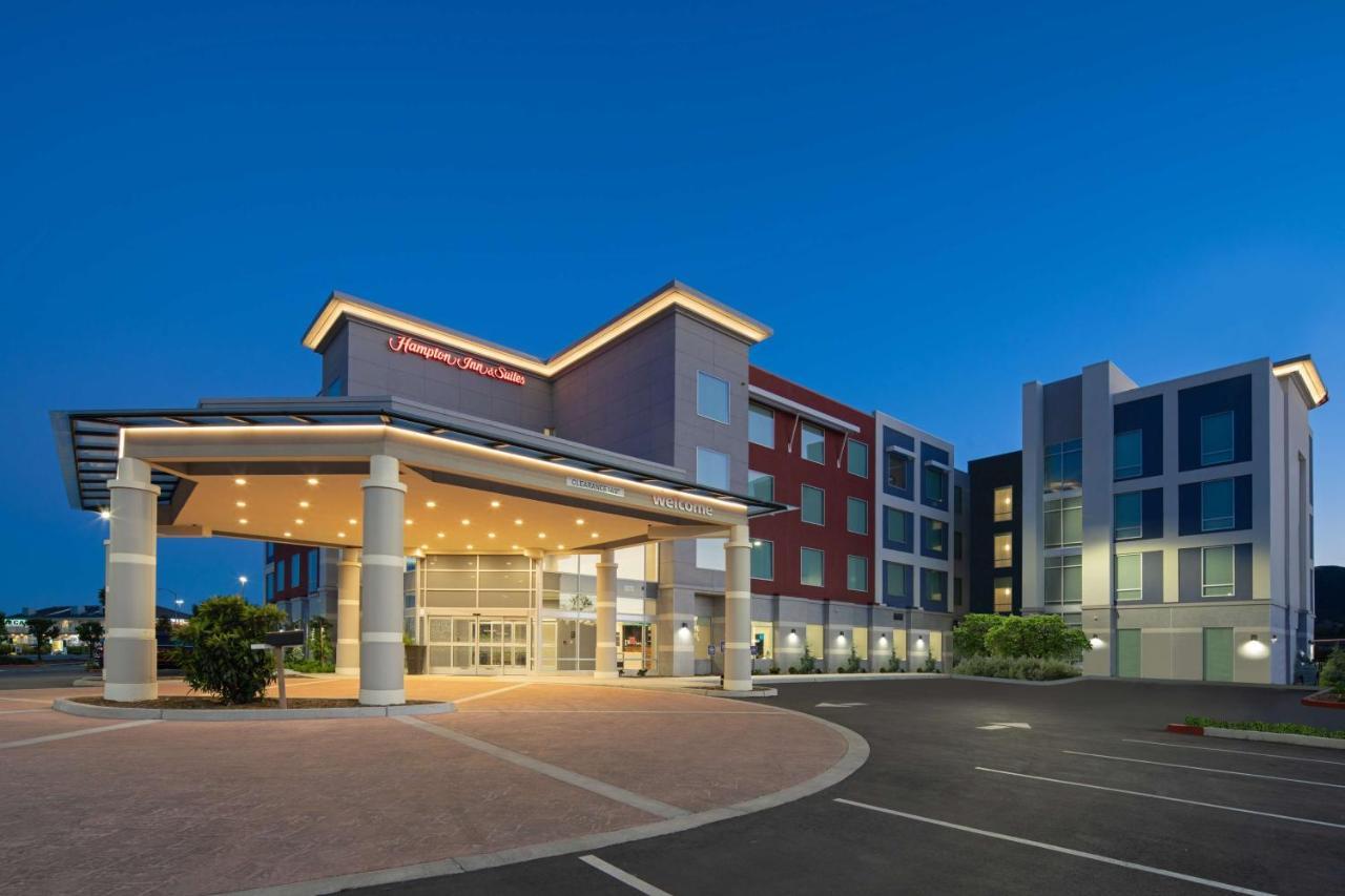 Hampton & Gilroy, Ca Hotel