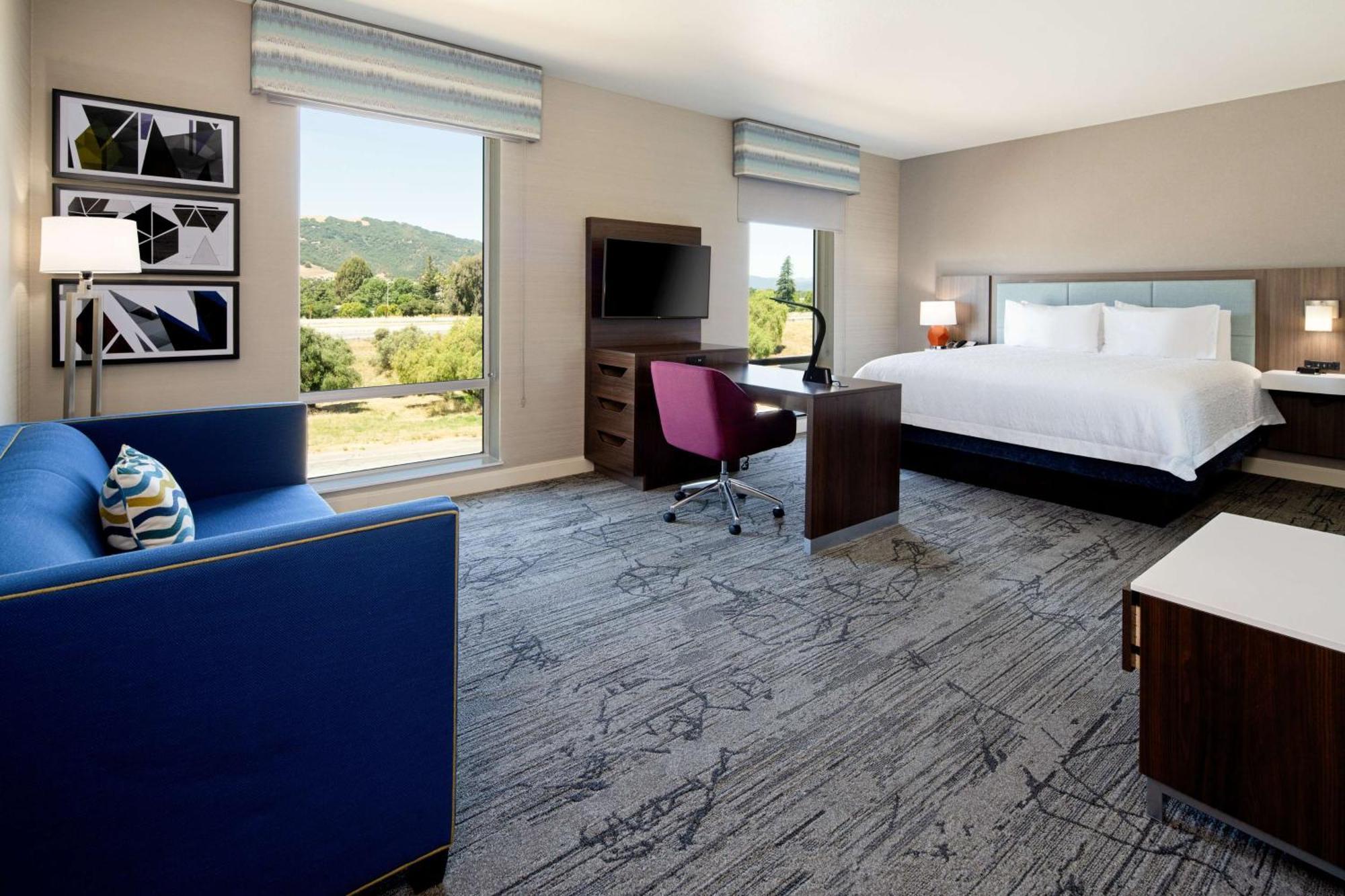 Hampton & Gilroy, Ca Hotel 3*